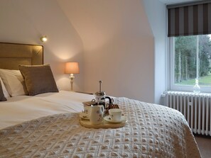 4 bedrooms, free WiFi, bed sheets