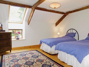 4 bedrooms, free WiFi, bed sheets - 4 bedroom accommodation in Milfield Hill, Wooler (Milfield Hill, Wooler)