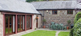 4 bedroom accommodation in Milfield Hill, Wooler