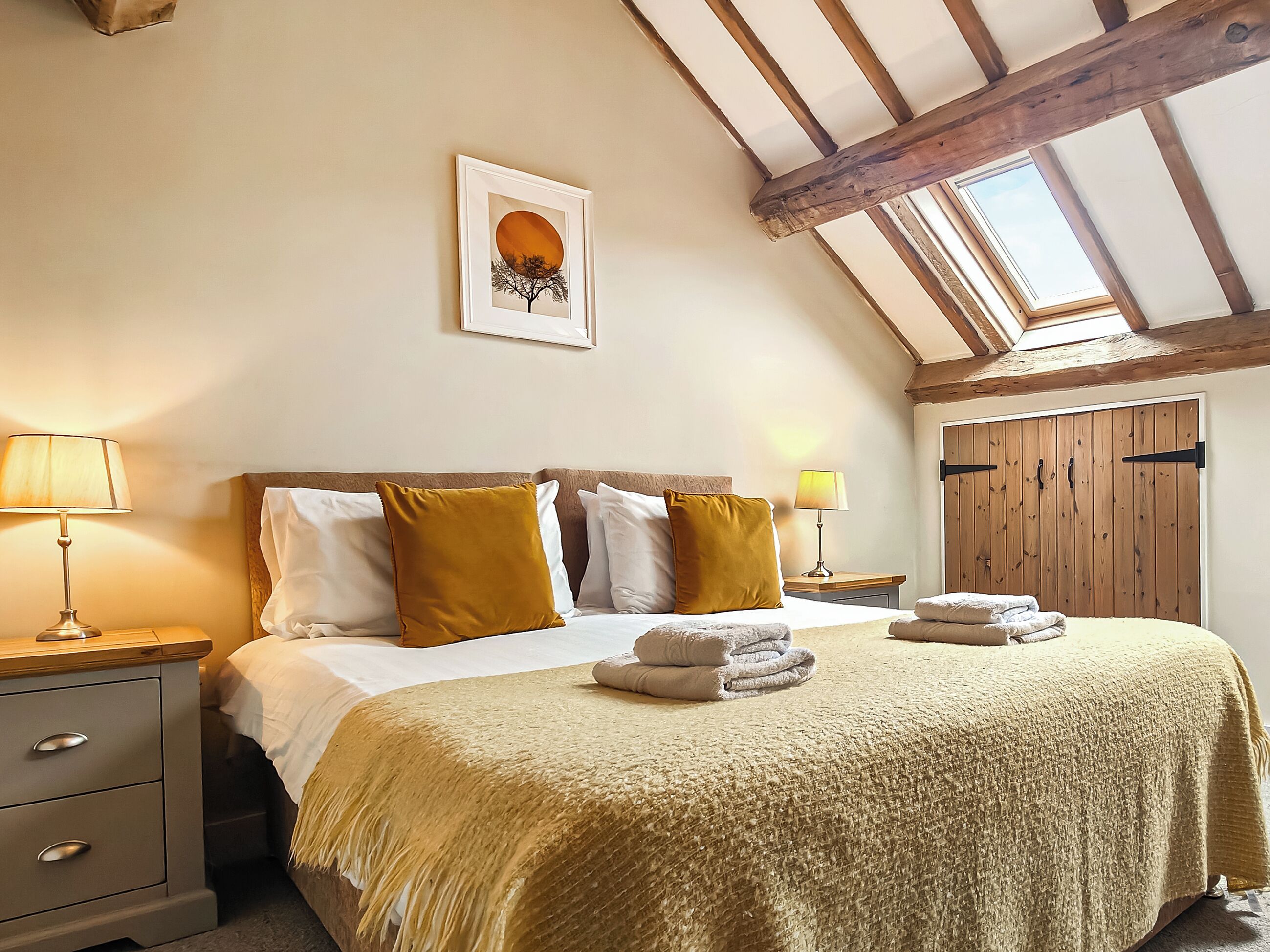 7 bedrooms, free WiFi, bed sheets