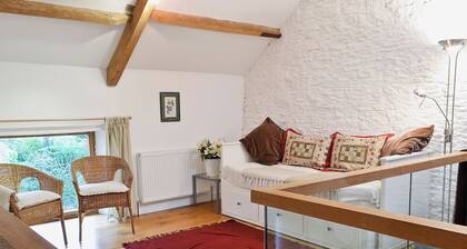 2 Schlafzimmer Unterkunft in Cold Ashton, Bath