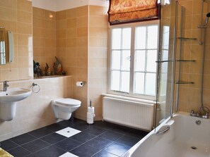 Towels - 5 bedroom accommodation in Instow, near Bideford (Instow, near Bideford)