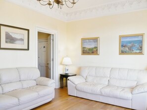 Living area - 5 bedroom accommodation in Instow, near Bideford (Instow, near Bideford)