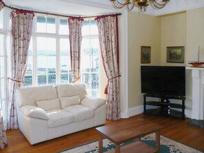 TV - 5 bedroom accommodation in Instow, near Bideford (Instow, near Bideford)