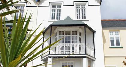 5 bedroom accommodation in Instow, near Bideford