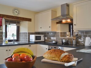 Dishwasher, highchair - 4 bedroom accommodation in Talgarth, near Brecon (Talgarth, near Brecon)