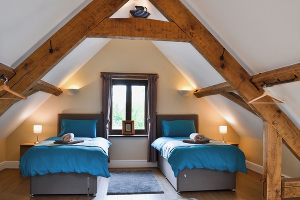 Twin bedroom | LlaethdyMilkhouse, Talgarth, near Brecon