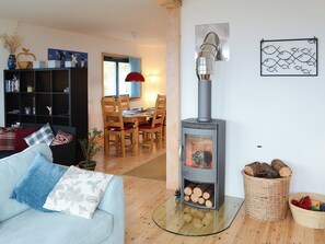 Fireplace - 3 bedroom accommodation in Melvaig, near Gairloch (Melvaig, near Gairloch)