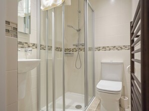 Bathroom - 4 bedroom accommodation in Sennen (Sennen)