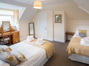 4 soverom, wi-fi (inkludert) og sengetøy