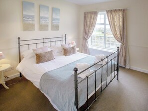 4 bedrooms, free WiFi, bed sheets - 4 bedroom accommodation in Todburn, near Rothbury (Todburn, near Rothbury)