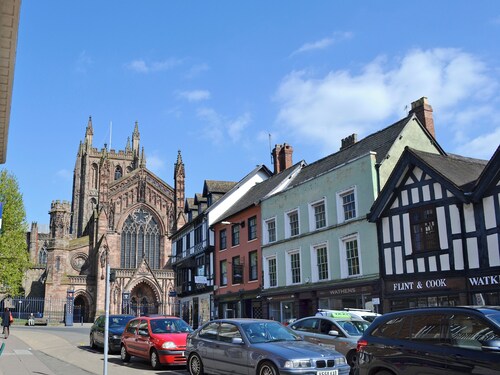 4 bedroom accommodation in Hay-on-Wye