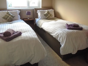 3 bedrooms, free WiFi, bed sheets