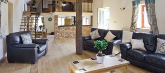 6 bedroom accommodation in Newtown