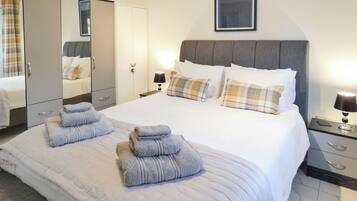 2 bedrooms, WiFi (free), bed sheets