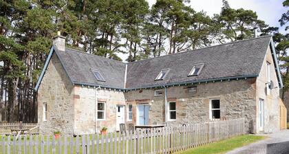 2 bedroom accommodation in Rosehall, near Lairg