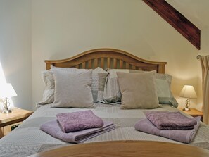 4 bedrooms, free WiFi, bed sheets