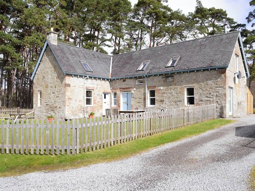 3 bedroom accommodation in Rosehall, near Lairg
