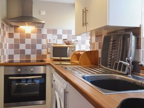 Cookware/dishes/utensils