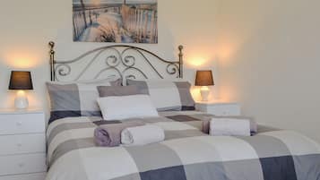 3 quartos, Wi-Fi de cortesia, roupa de cama