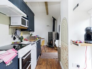 Dishwasher, cookware/dishes/utensils - 1 bedroom accommodation in Bonsall, near Matlock (Bonsall, near Matlock)