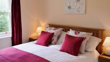 2 bedrooms, WiFi (free), bed sheets
