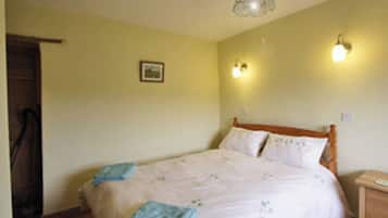 1 quarto, Wi-Fi de cortesia, roupa de cama