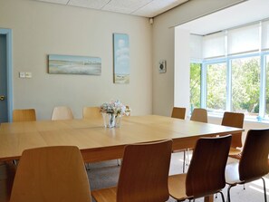 Dining - 6 bedroom accommodation in Baschurch, near Shrewsbury (Baschurch, near Shrewsbury)