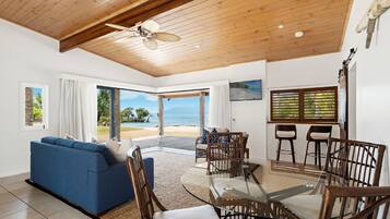 Beach Shack | Living area