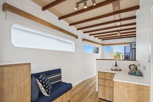 Boat Bungalow Ocean Class | Minibar, individually furnished, iron/ironing board, free WiFi