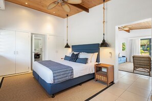 Beach Shack | Minibar, individually furnished, iron/ironing board, free WiFi - Freedom Shores (Woodwark)