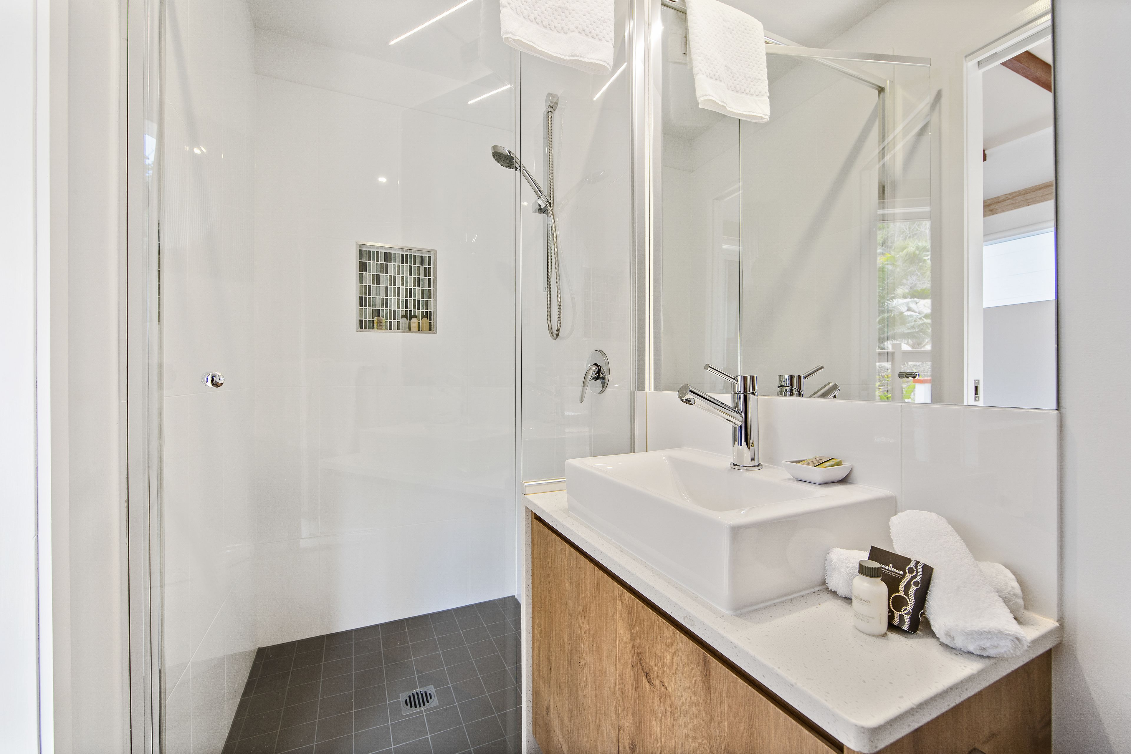 boat bungalow ocean class | bathroom | shower, free toiletries, hair dryer, towels