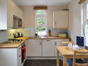 Dishwasher - 1 bedroom accommodation in Glen Deveron, by Huntly (Glen Deveron, by Huntly)