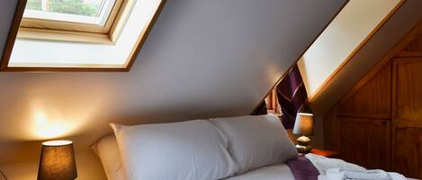 2 室のベッドルーム、WiFi (無料)、ベッドシーツ