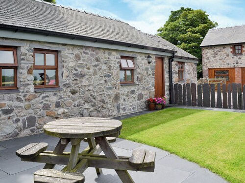 1 bedroom accommodation in Y Felinheli, near Bangor