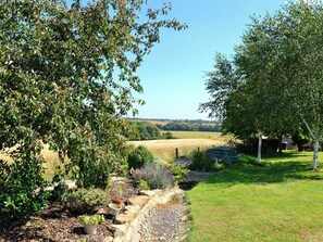 Property grounds - 2 bedroom accommodation in Tarlton, Cirencester (Tarlton, Cirencester)