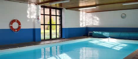 Piscine intérieure