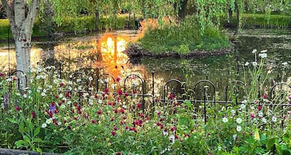 6 bedroom accommodation in Plaistow, near Petworth