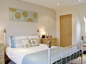 4 slaapkamers, reisbedje, gratis wifi, beddengoed