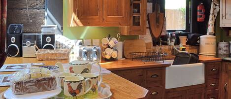 Dishwasher, cookware/dishes/utensils