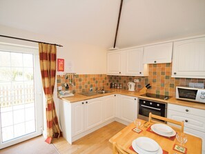 High chair - Moorhen Cottage - E3750 (Leverton)