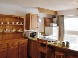 Batterie de cuisine, vaisselle et ustensiles