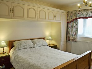 1 bedroom, bed sheets - 1 bedroom accommodation in Pwllheli (Pwllheli)