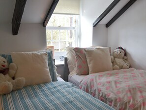 2 bedrooms, free WiFi, bed sheets - 2 bedroom accommodation in North Trekeive, near St Cleer (North Trekeive, near St Cleer)