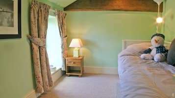 4 bedrooms, free WiFi, bed sheets