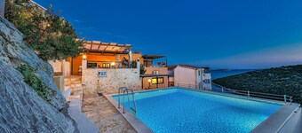 Awesome home in Vinisce