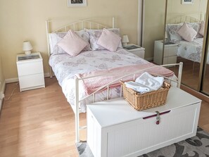 3 bedrooms, free WiFi, bed sheets