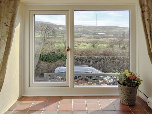 3 bedroom accommodation in Talysarn near Caernarfon