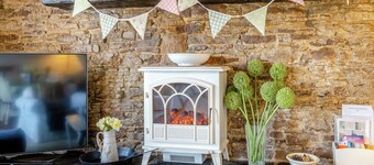 3 bedroom accommodation in Gowerton, Gower