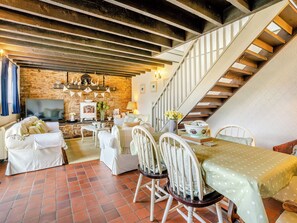 Dining - 3 bedroom accommodation in Gowerton, Gower (Gowerton, Gower)
